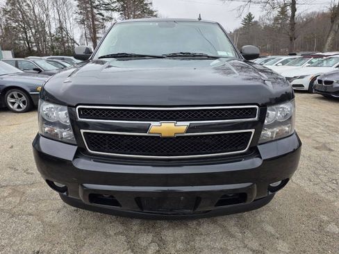 Used 2012 Chevrolet Suburban LT w/ Luxury Package AWD/4WD image 4