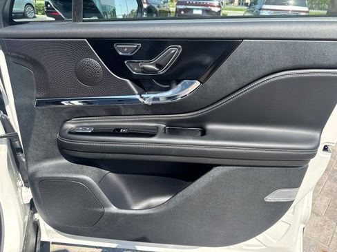 New 2025 Lincoln Corsair Reserve image 17