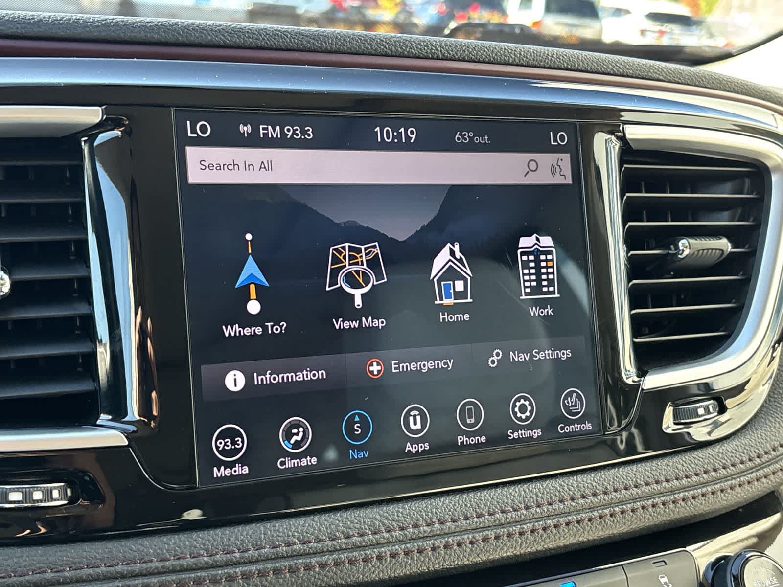 Used 2020 Chrysler Pacifica Limited FWD image 24