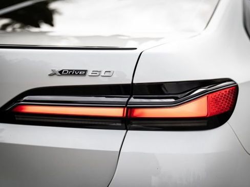 Used 2023 BMW i7 xDrive60 image 15