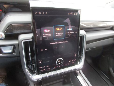 New 2026 GMC Yukon Elevation image 36