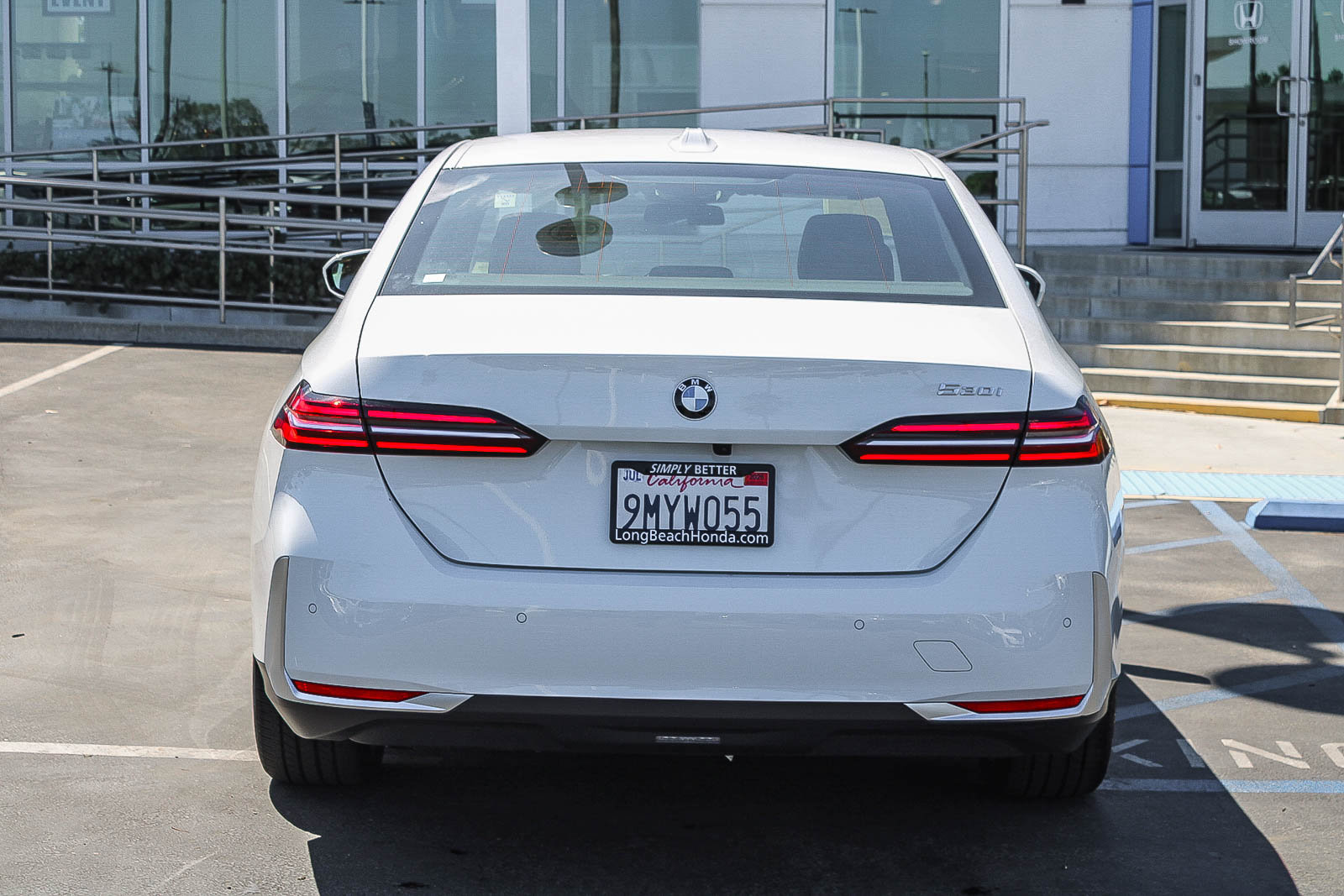 Used 2024 BMW 530i w/ Convenience Package RWD image 8