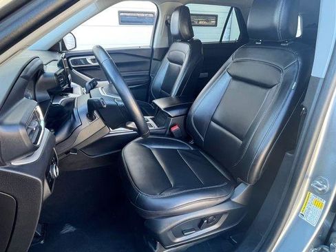 Used 2024 Ford Explorer XLT w/ Equipment Group 202A image 22