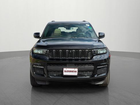 Used 2023 Jeep Grand Cherokee L Limited w/ Luxury Tech Group II image 2