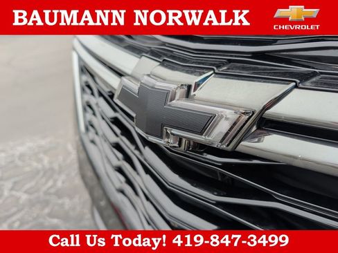 Used 2022 Chevrolet Equinox RS w/ RS Leather Package image 9