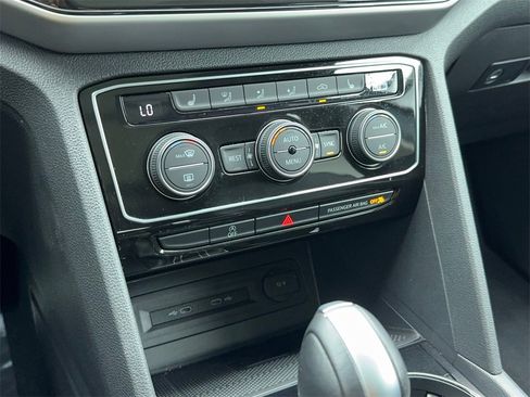 Used 2023 Volkswagen Atlas SEL image 33