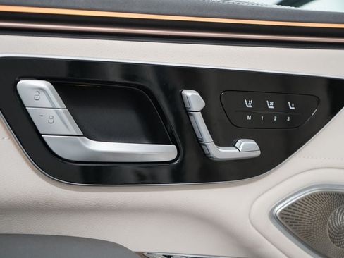 Used 2023 Mercedes-Benz EQS 580 4MATIC Sedan image 19