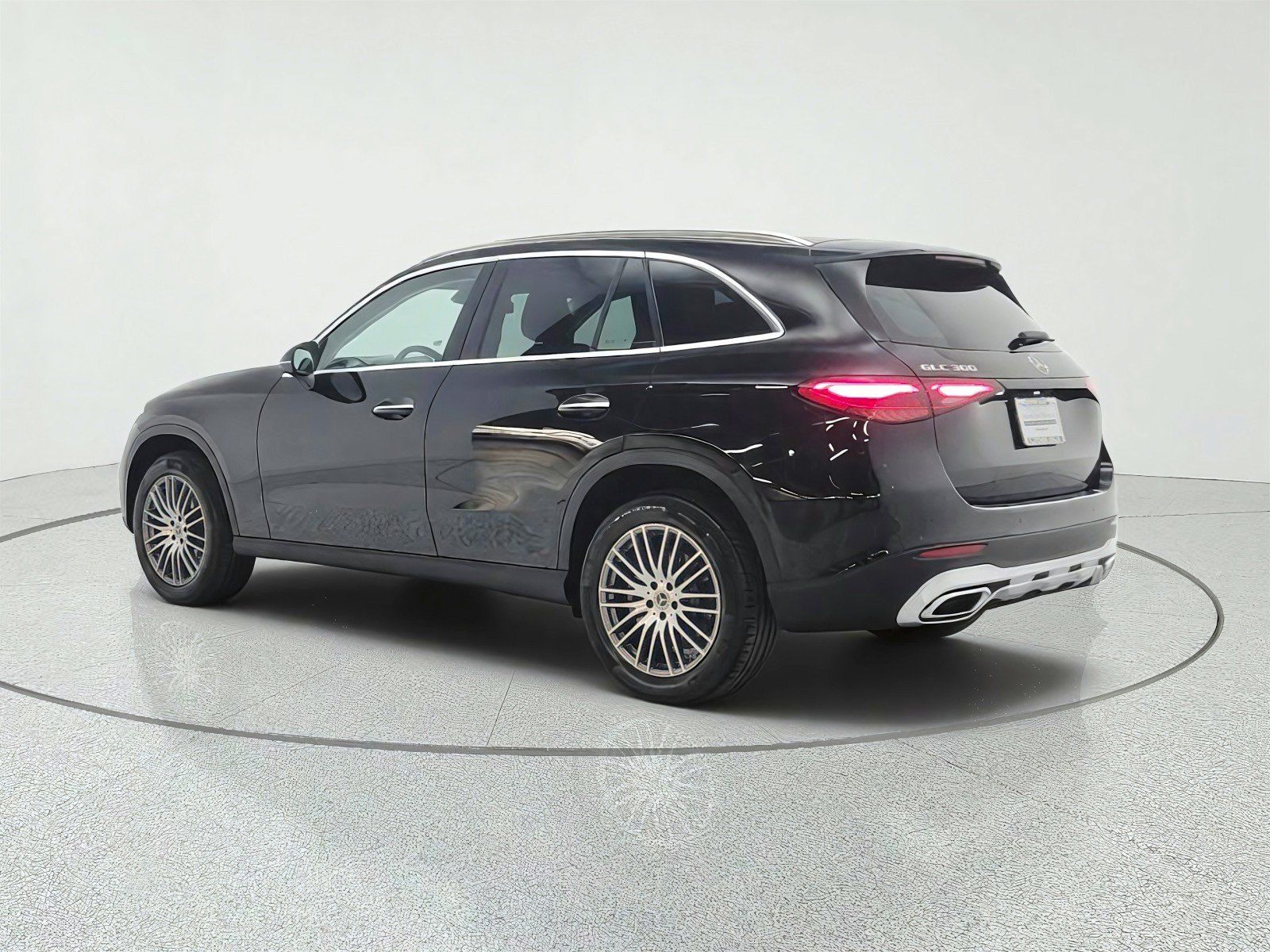 Used 2024 Mercedes-Benz GLC 300 image 7