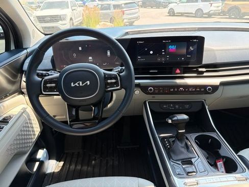 Used 2025 Kia Carnival SX w/ SX Dark Edition Package FWD image 27