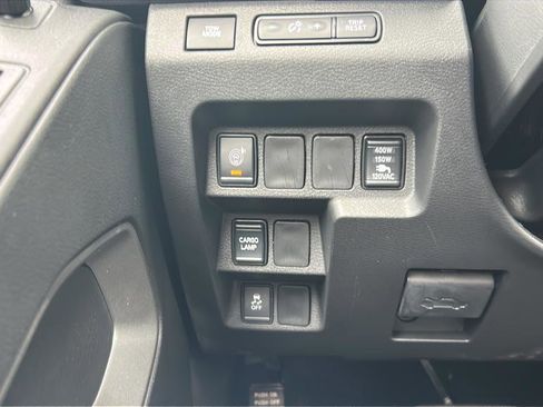 Used 2025 Nissan Frontier SV w/ SV Convenience Package RWD image 29