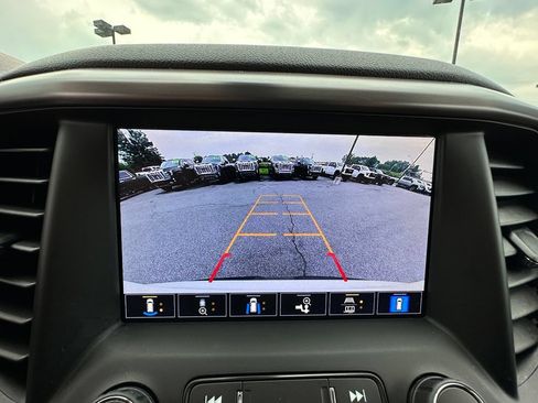 Certified 2021 GMC Acadia AT4 w/ Technology Package AWD/4WD image 32