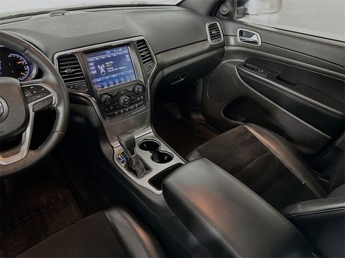 Used 2018 Jeep Grand Cherokee Altitude image 26