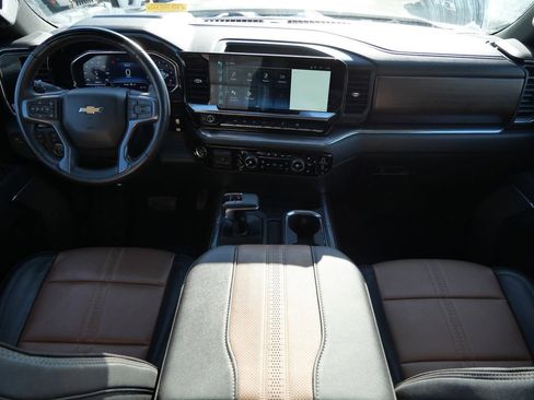 Used 2025 Chevrolet Silverado 1500 High Country image 15