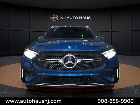 Used 2024 Mercedes-Benz GLC 300 4MATIC w/ AMG Line image 3