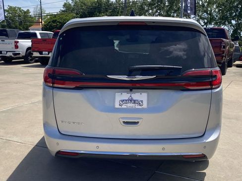 New 2026 Chrysler Pacifica Select FWD image 6