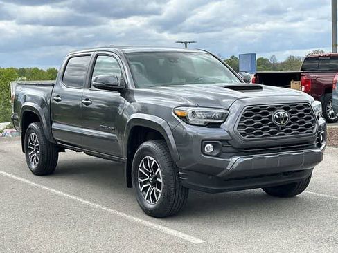Used 2023 Toyota Tacoma TRD Sport w/ Black Out Package (TMS) AWD/4WD image 25