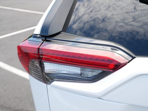 Certified 2025 Toyota RAV4 XLE AWD/4WD image 17