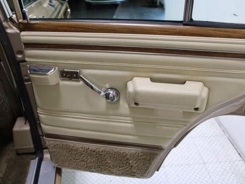 Used 1989 Jeep Grand Wagoneer image 58