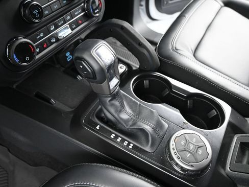 Used 2025 Ford Bronco Outer Banks w/ Sasquatch Package AWD/4WD image 16