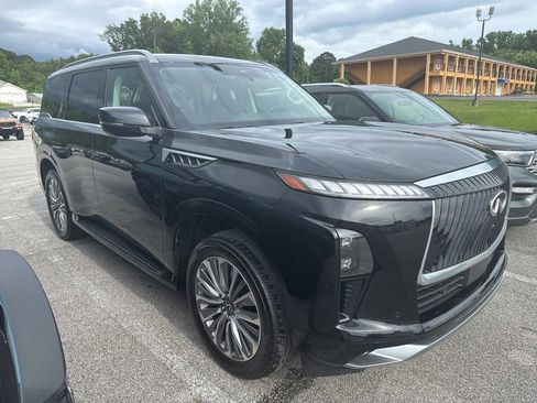 Used 2025 INFINITI QX80 Sensory AWD/4WD image 3