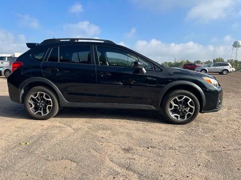 Used 2017 Subaru Crosstrek 2.0i Premium AWD/4WD image 7