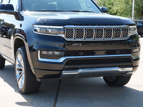 Used 2022 Jeep Grand Wagoneer Series II AWD/4WD image 30