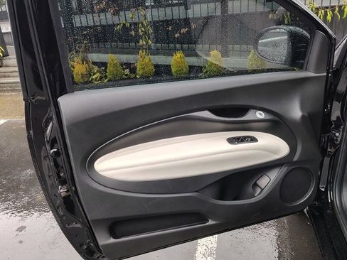 Used 2024 FIAT 500 e image 10