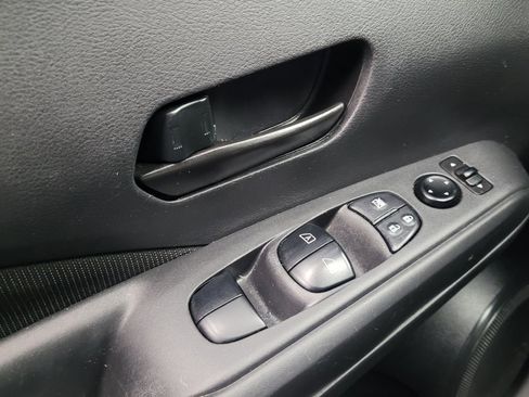Used 2021 Nissan Kicks S FWD image 27