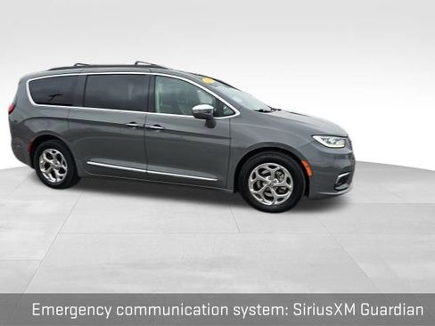 Used 2022 Chrysler Pacifica Limited image 30