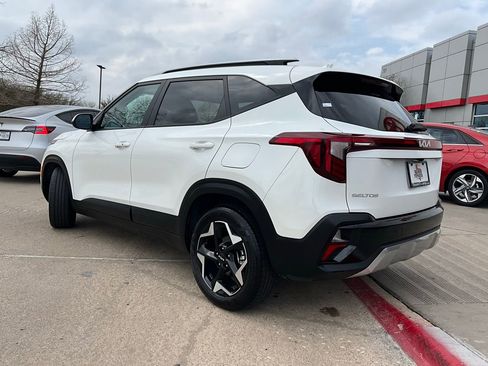 Used 2025 Kia Seltos S image 8