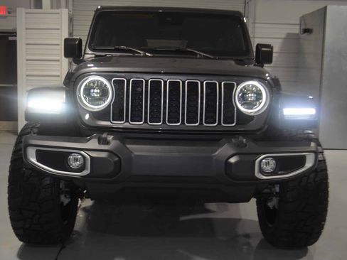 Used 2024 Jeep Wrangler Unlimited Sahara AWD/4WD image 2
