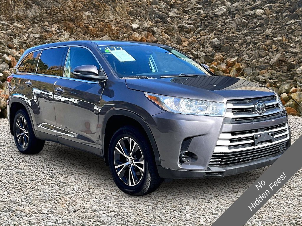 Used 2019 Toyota Highlander LE AWD/4WD image 1