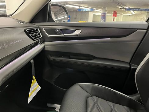 New 2026 Volkswagen Atlas Peak Edition AWD/4WD image 32
