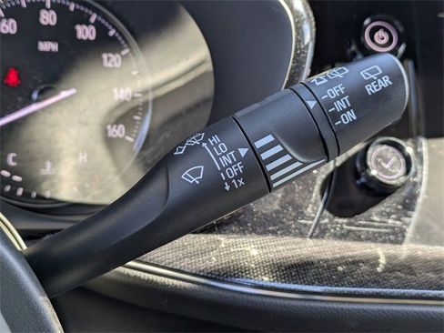 Used 2023 Buick Envision Essence image 28