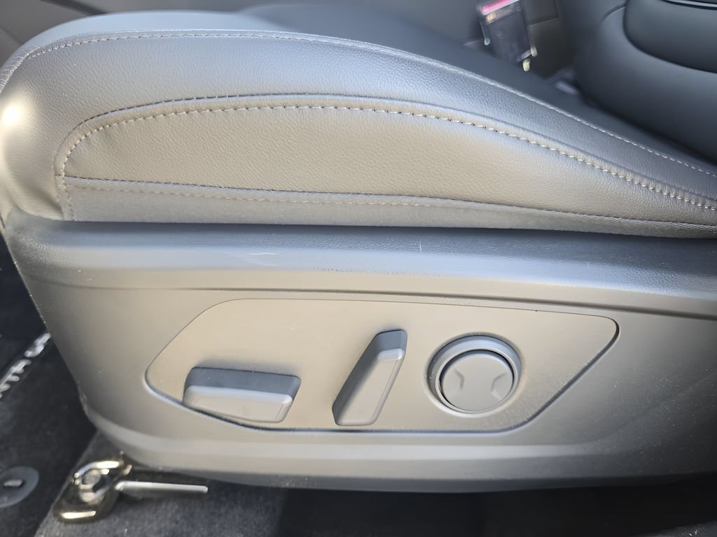 Used 2026 Hyundai Santa Cruz SEL AWD/4WD image 18