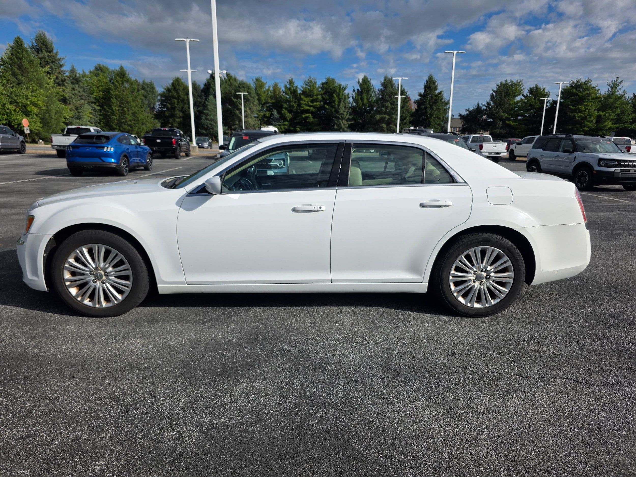 Used 2013 Chrysler 300 AWD w/ Driver Convenience Group image 2