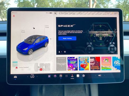 Used 2023 Tesla Model Y Long Range image 28