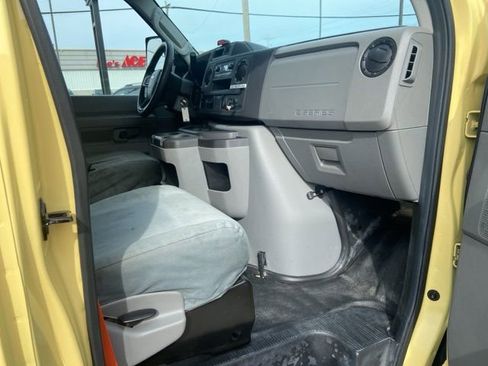 Used 2021 Ford E-450 and Econoline 450 Super Duty image 17