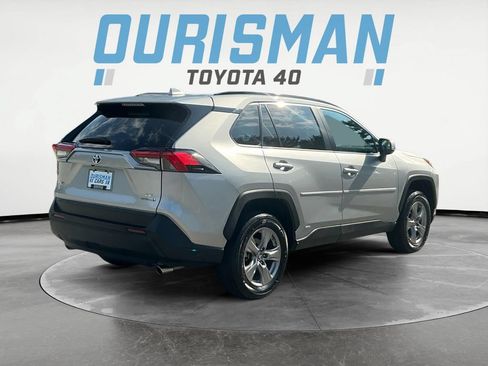 Used 2024 Toyota RAV4 LE AWD/4WD image 8