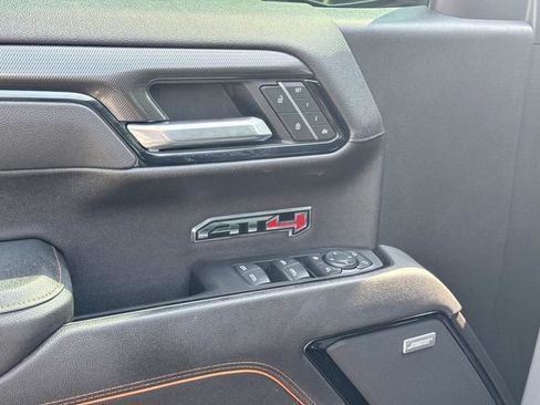 Used 2025 GMC Sierra 1500 AT4 w/ Technology Package AWD/4WD image 27