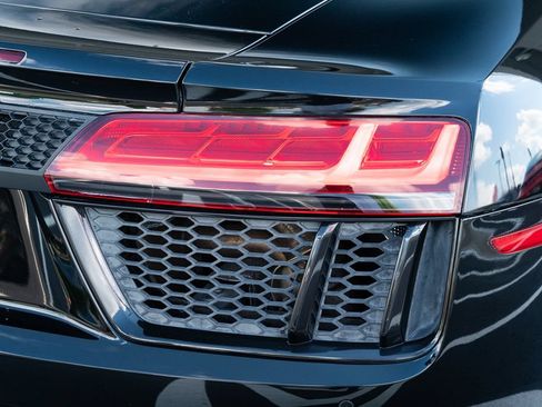 Used 2018 Audi R8 V10 AWD/4WD image 14