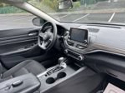 Used 2025 Nissan Altima 2.5 SV AWD/4WD image 7