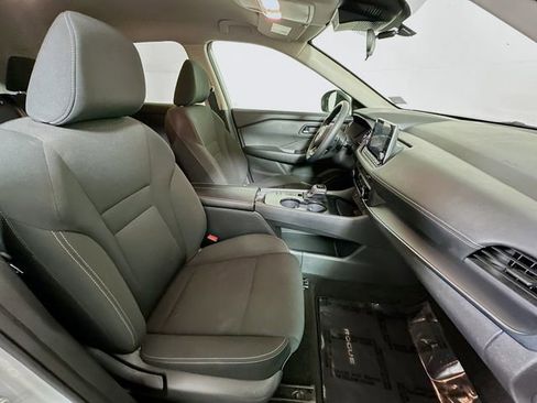 Used 2024 Nissan Rogue S image 26