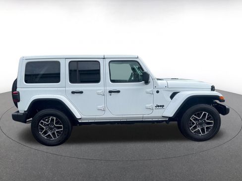 Used 2025 Jeep Wrangler Sahara image 15