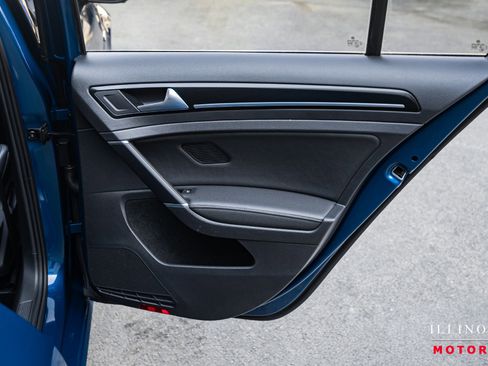 Used 2019 Volkswagen Golf R 4-Door image 35