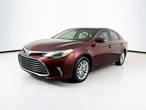Used 2018 Toyota Avalon Limited image 3