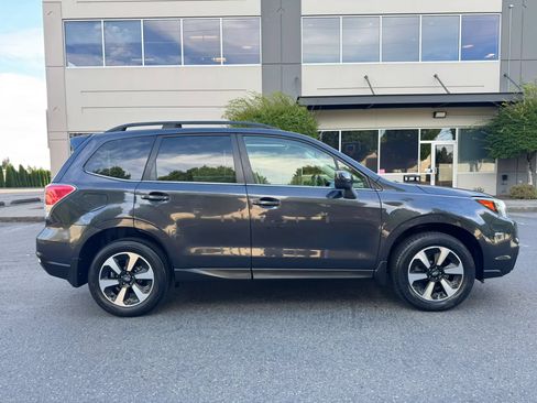 Used 2018 Subaru Forester 2.5i Limited AWD/4WD image 12