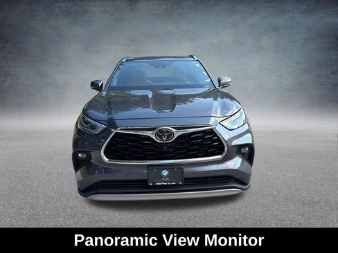 Used 2021 Toyota Highlander Platinum AWD/4WD image 10