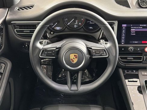 Used 2022 Porsche Macan image 11