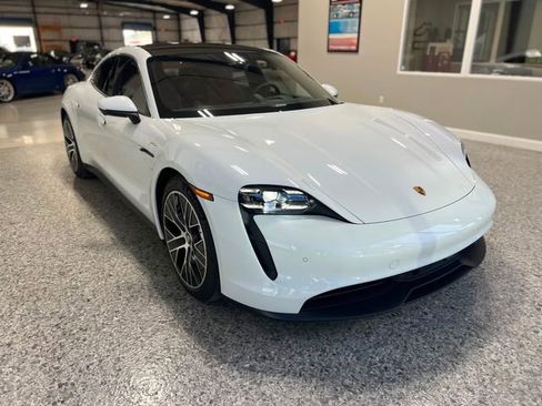 Used 2021 Porsche Taycan 4S image 13